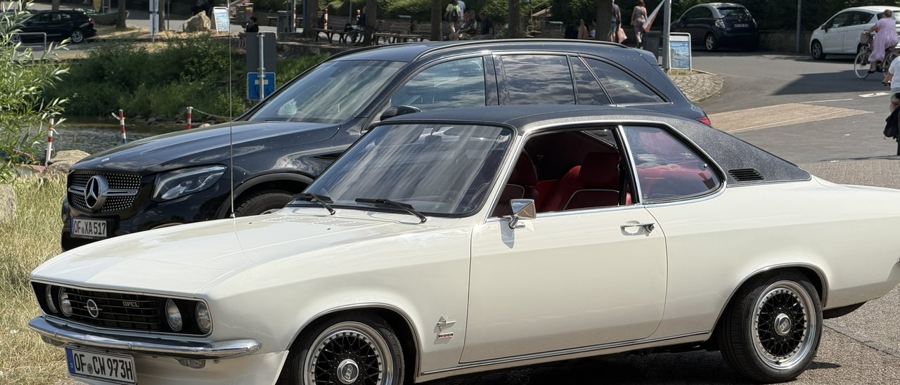 Weißer Opel Manta A – Christians Oldtimer